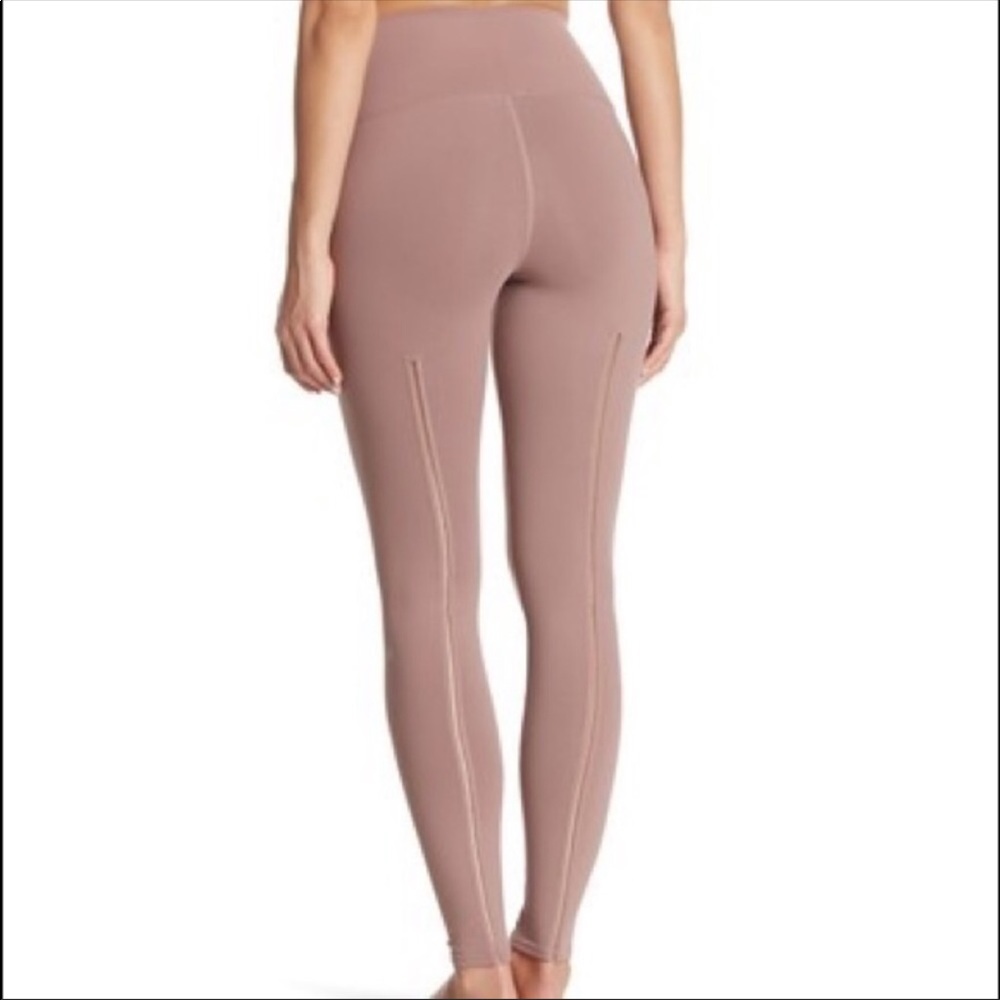 ALO dusty rose quarts mauve dash leggings